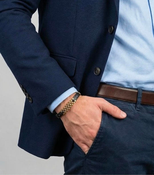 HERREN LEDERARMBAND MIT GOLDENER EDELSTAHLPLATTE
